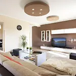 House Licul, 3-bedroom House With Pool And Garden Near Labin, Istrien 別荘 *