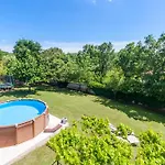 House Licul, 3-bedroom House With Pool And Garden Near Labin, Istrien 別荘 ラビン