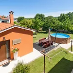 別荘 House Licul, 3-bedroom House With Pool And Garden Near Labin, Istrien ラビン