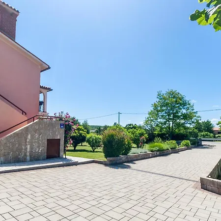 House Licul, 3-bedroom House With Pool And Garden Near Labin, Istrien 別荘