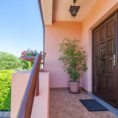 House Licul, 3-bedroom House With Pool And Garden Near Labin, Istrien Dom wakacyjny