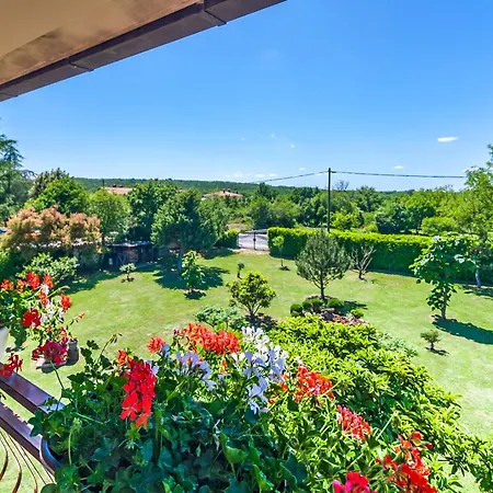 別荘 House Licul, 3-bedroom House With Pool And Garden Near Labin, Istrien *